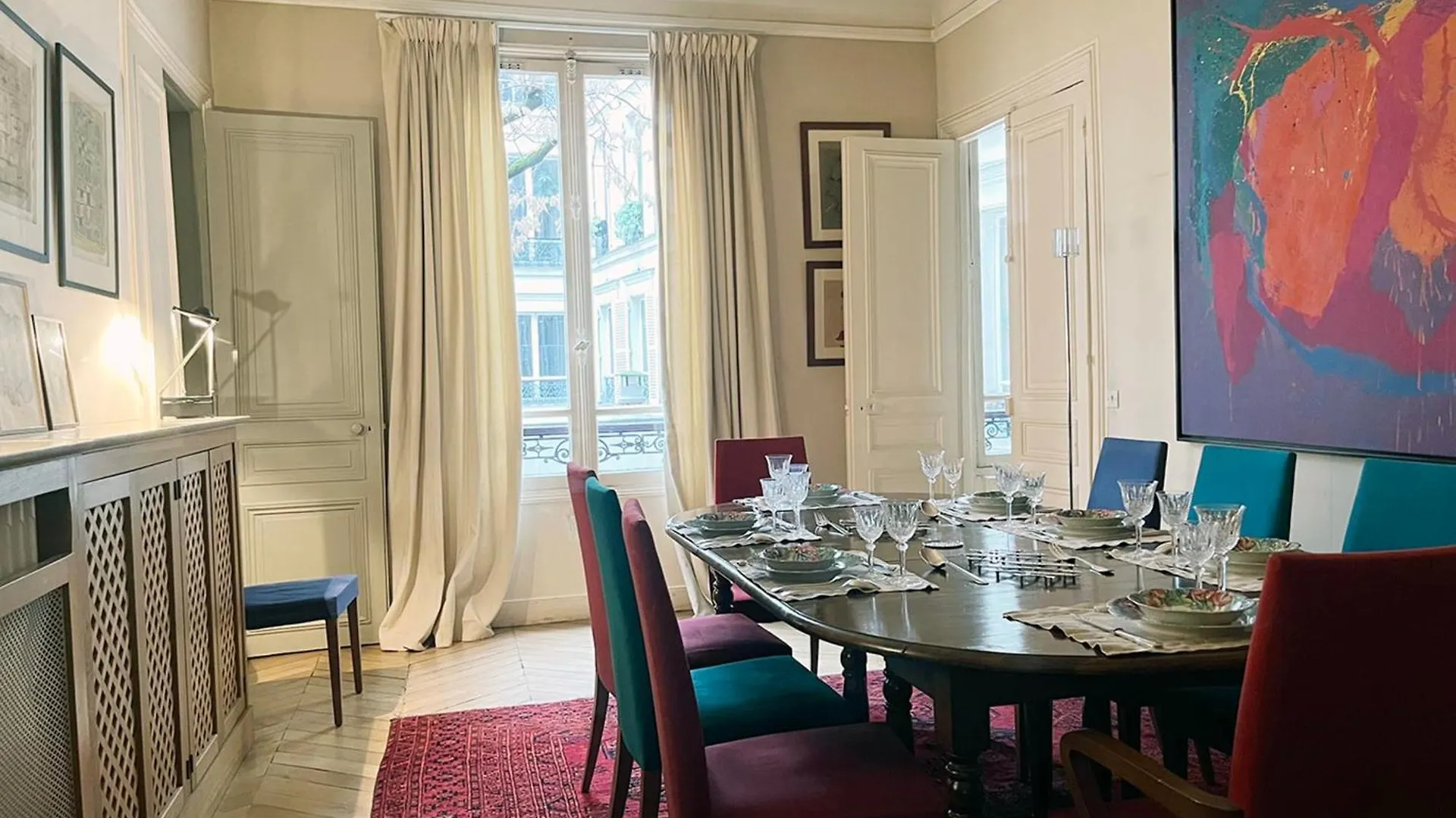 Bright And Luxurious In The Heart Of Apartment *