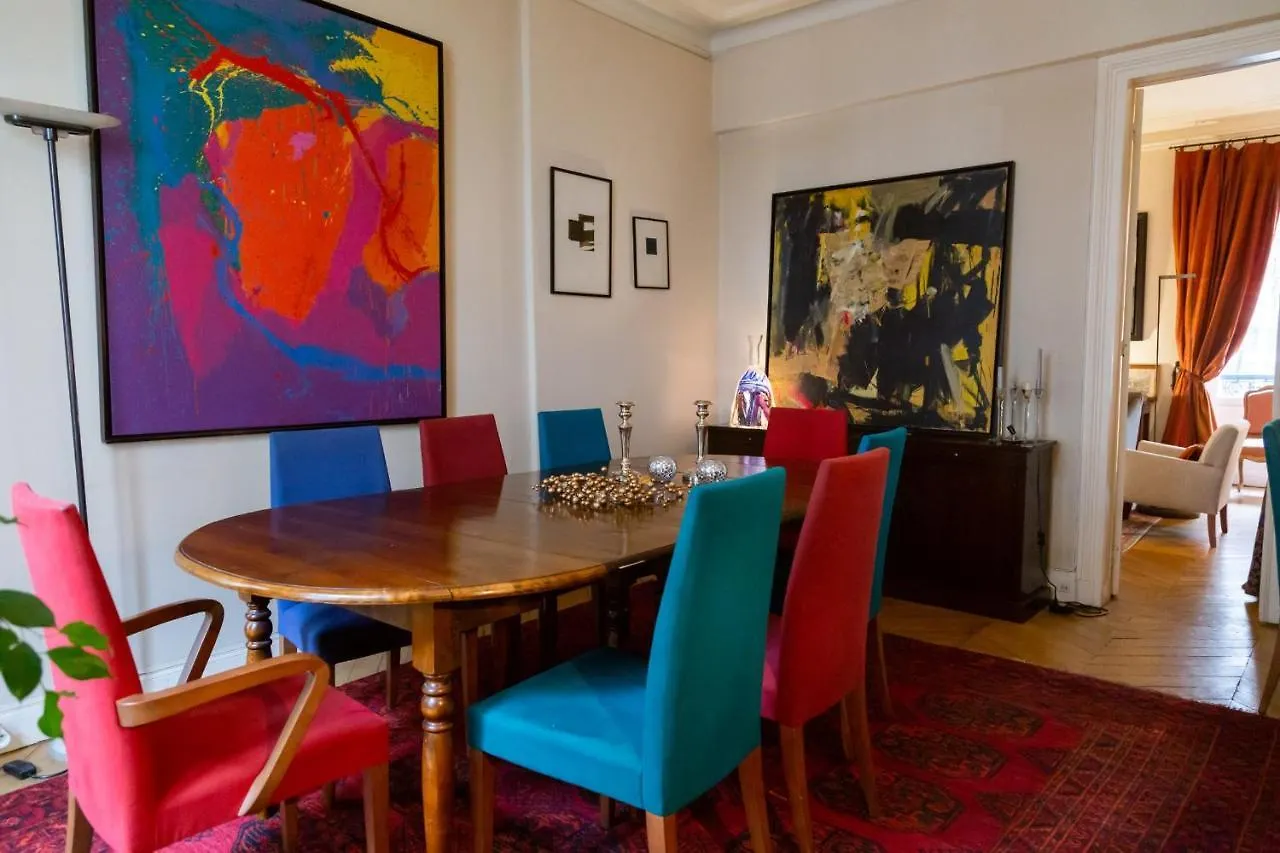 Apartment Bright And Luxurious In The Heart Of